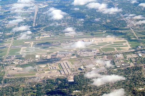 Columbus ohio cmh - Port Columbus International (IATA: CMH, ICAO: KCMH) is a medium size airport and the second largest airport in Ohio, USA. There are on average 107 passenger flights …